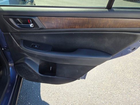 Used 2016 Subaru Outback 2.5i Limited w/ Popular Package #4 image 9