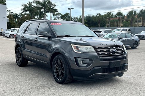 Used 2017 Ford Explorer XLT w/ Equipment Group 202A image 2