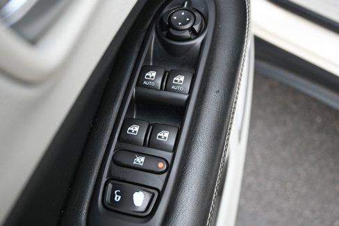 Used 2019 Jeep Compass Latitude w/ Popular Equipment Group image 15