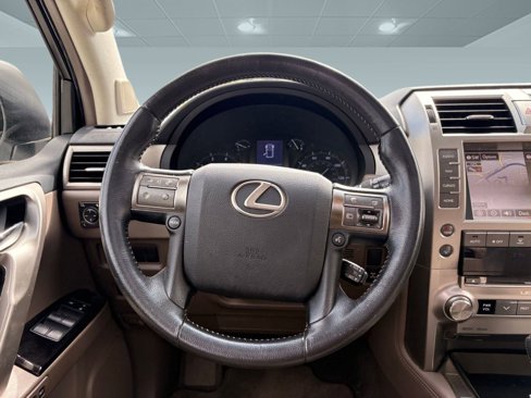 Used 2017 Lexus GX 460 image 18