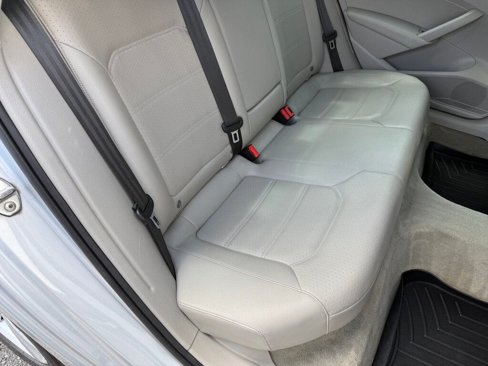 Used 2013 Volkswagen Passat TDI SE image 39