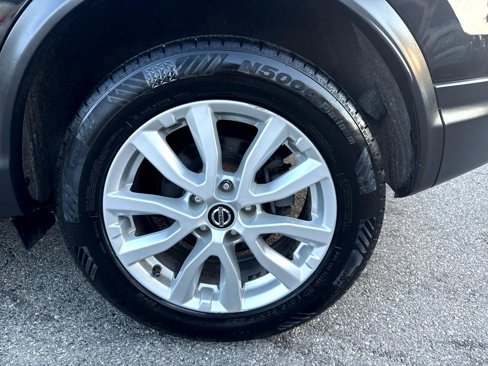 Used 2020 Nissan Rogue Sport SV image 24