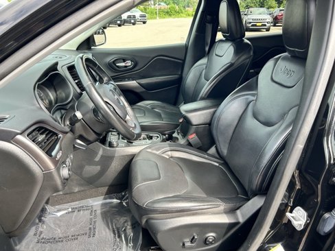 Used 2019 Jeep Cherokee Limited image 10