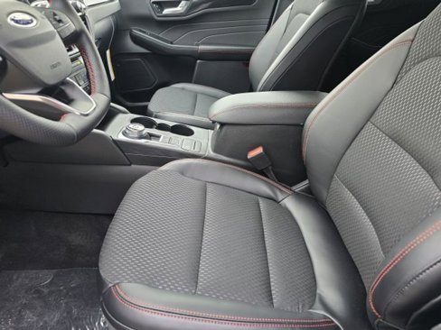 New 2025 Ford Escape ST-Line w/ Cold Weather Package image 9