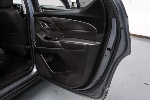 Used 2020 Chevrolet Traverse LT image 44