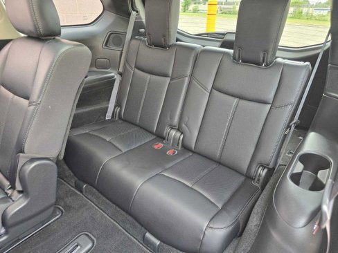 Used 2020 Nissan Pathfinder Platinum image 11