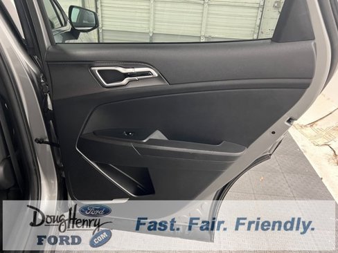 Used 2024 Kia Sportage LX image 29