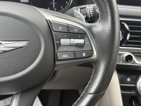 Used 2023 Genesis G70 2.0T image 16