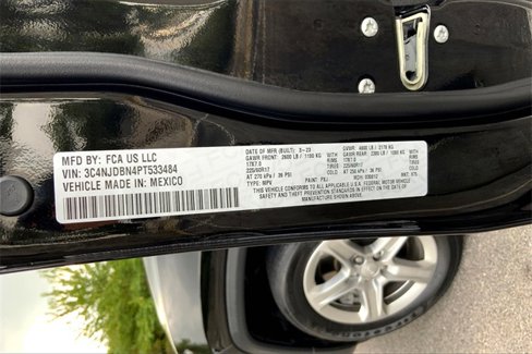 Used 2023 Jeep Compass Latitude image 32