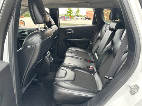 Used 2021 Jeep Cherokee Latitude Plus image 30