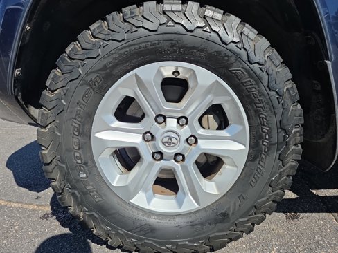 Used 2015 Toyota 4Runner SR5 image 11