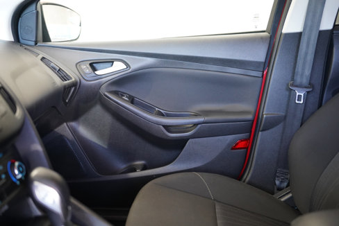 Used 2017 Ford Focus SE image 31