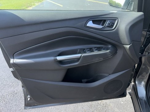 Used 2017 Ford Escape Titanium image 10
