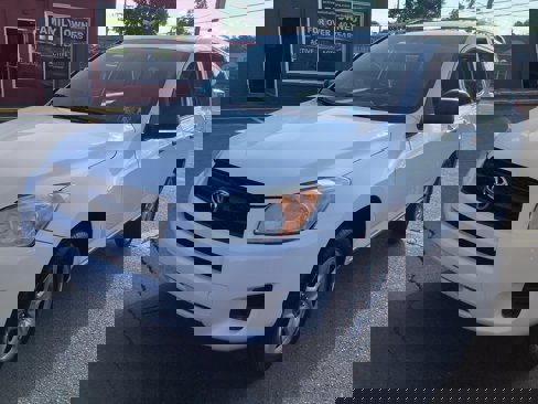 Used 2011 Toyota RAV4 4WD image 3