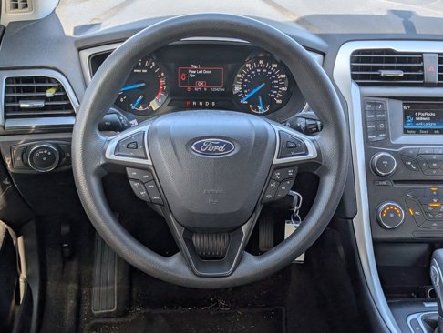 Used 2015 Ford Fusion SE image 11
