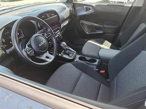 Used 2023 Kia Soul EX image 8