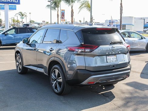 Used 2023 Nissan Rogue SL image 6