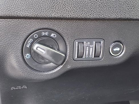 Used 2023 Dodge Charger SXT image 13