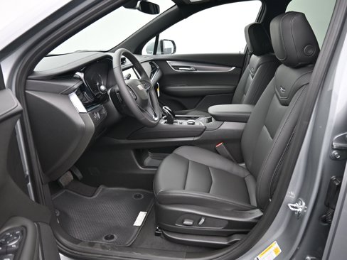 New 2025 Cadillac XT6 Luxury image 11