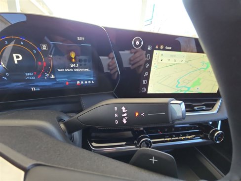 New 2025 Chevrolet Equinox LT w/ Safety and Technology Package image 16
