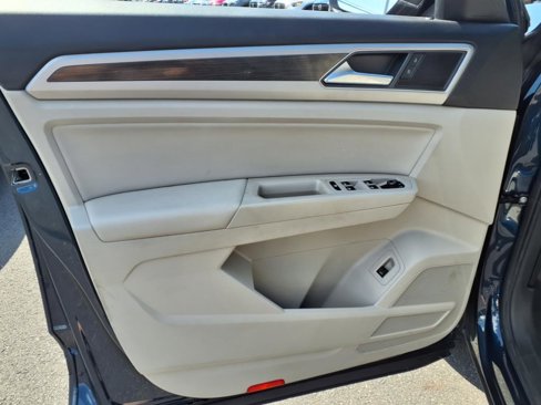 Used 2018 Volkswagen Atlas SE image 24
