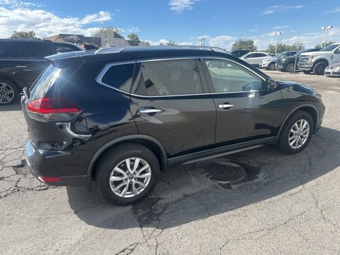 Used 2018 Nissan Rogue SV w/ Premium Package image 11