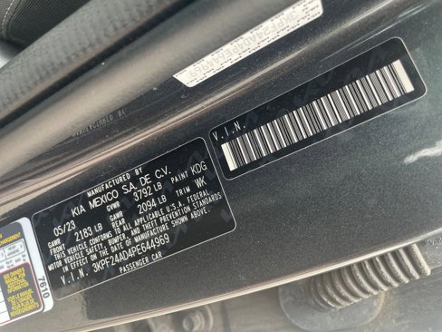 Used 2023 Kia Forte LXS image 27