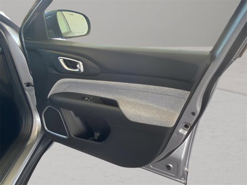 Certified 2024 Jeep Compass Latitude image 26