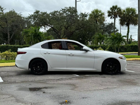 Used 2019 Alfa Romeo Giulia Ti image 4