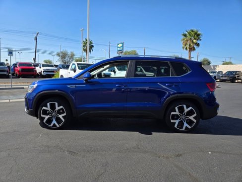 Used 2022 Volkswagen Taos SEL image 3