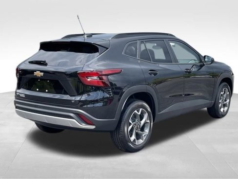 New 2025 Chevrolet Trax LT w/ Driver Confidence Package image 3