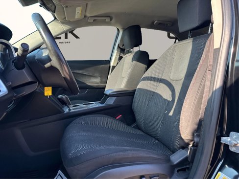 Used 2017 Chevrolet Equinox LT w/ Convenience Package image 9