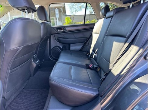 Used 2018 Subaru Outback 2.5i Limited image 13