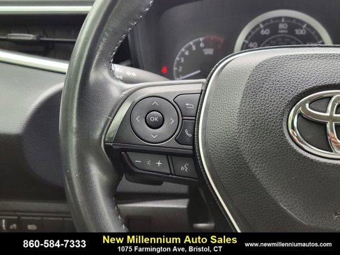 Used 2021 Toyota Corolla LE image 24