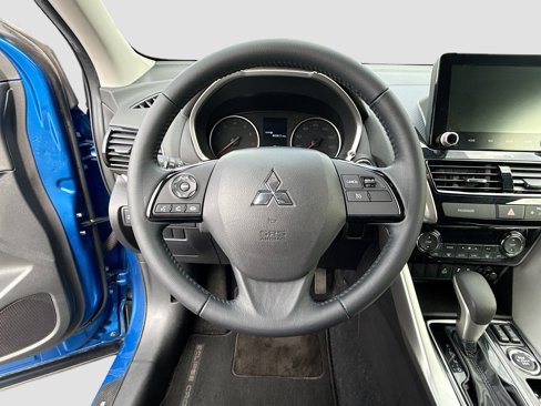 Used 2022 Mitsubishi Eclipse Cross SE image 11