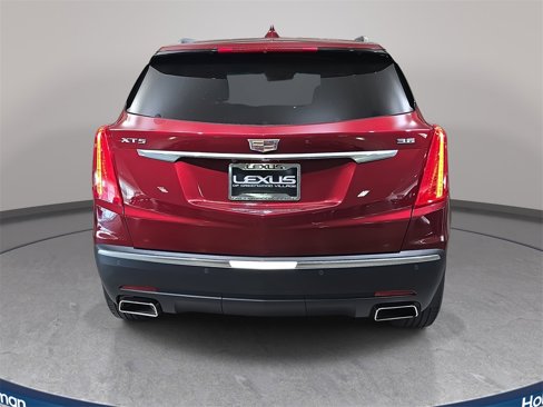 Used 2018 Cadillac XT5 Luxury w/ Driver Awareness Package image 6