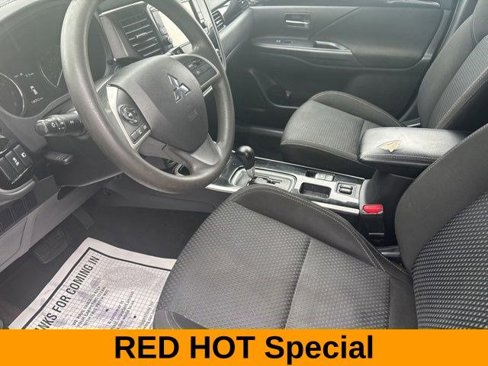 Used 2020 Mitsubishi Outlander ES image 11