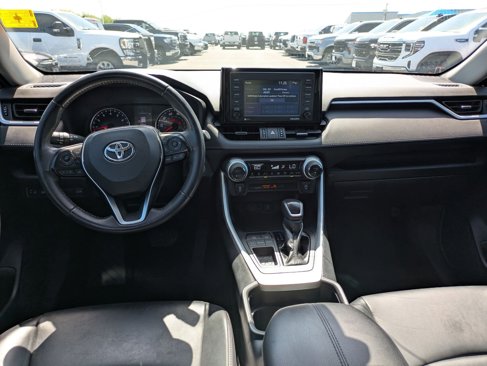 Used 2021 Toyota RAV4 XLE Premium image 15