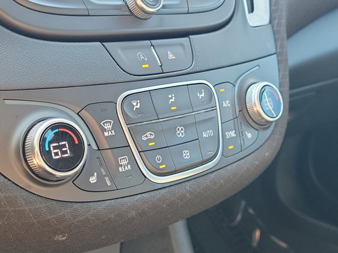 Used 2023 Chevrolet Malibu LT image 30