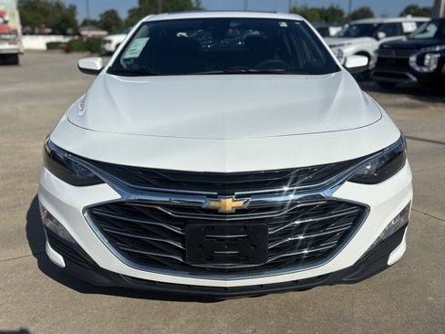 Used 2023 Chevrolet Malibu LT image 2