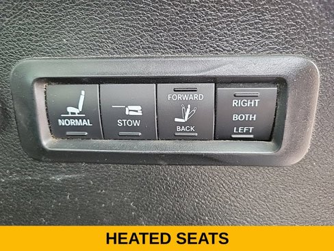 Used 2018 Chrysler Pacifica Limited image 13