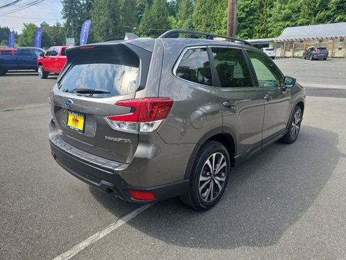 Used 2020 Subaru Forester Limited image 6