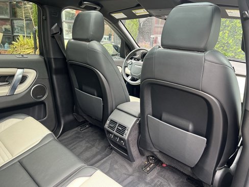 Used 2020 Land Rover Discovery Sport SE R-Dynamic image 32