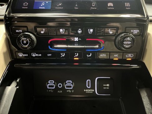 Used 2022 Jeep Grand Cherokee Limited 4xe w/ Luxury Tech Group II image 21
