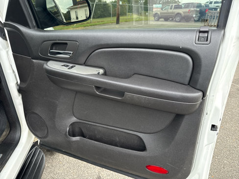 Used 2008 Chevrolet Suburban 2500 w/ Skid Plate Package image 23