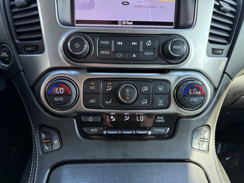 Used 2018 Chevrolet Suburban Premier image 30