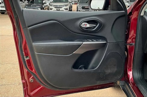 Used 2020 Jeep Cherokee Latitude image 23