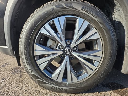 Used 2022 Nissan Rogue SV image 11