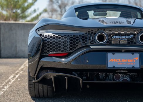 New 2025 McLaren Artura image 18