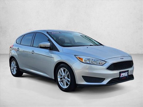 Used 2017 Ford Focus SE image 3